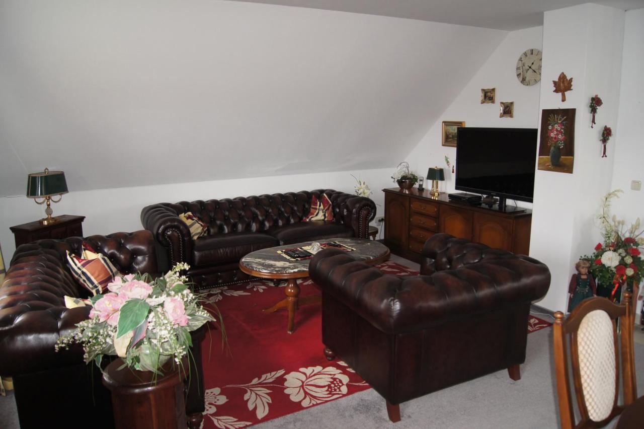 Grosse Ferienwohnung Heiligenstedten Екстериор снимка