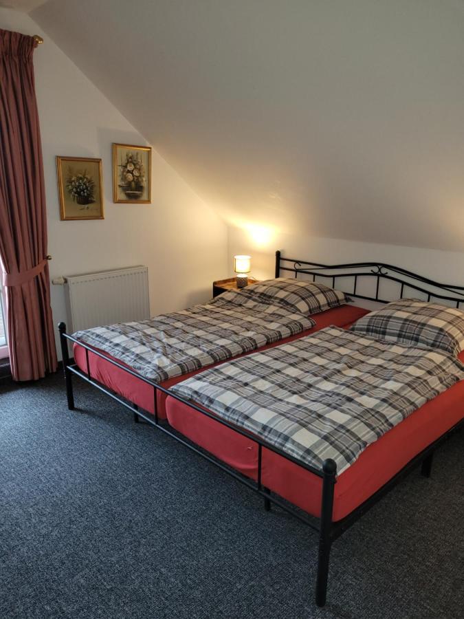 Grosse Ferienwohnung Heiligenstedten Екстериор снимка